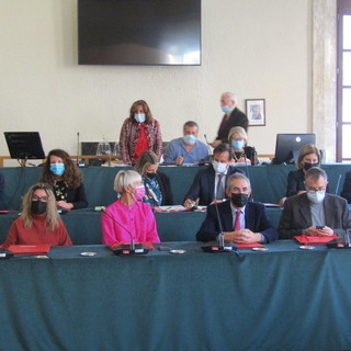 Costi della politica, aumentano le indennità del sindaco e degli assessori a Savona: tuonano le minoranze