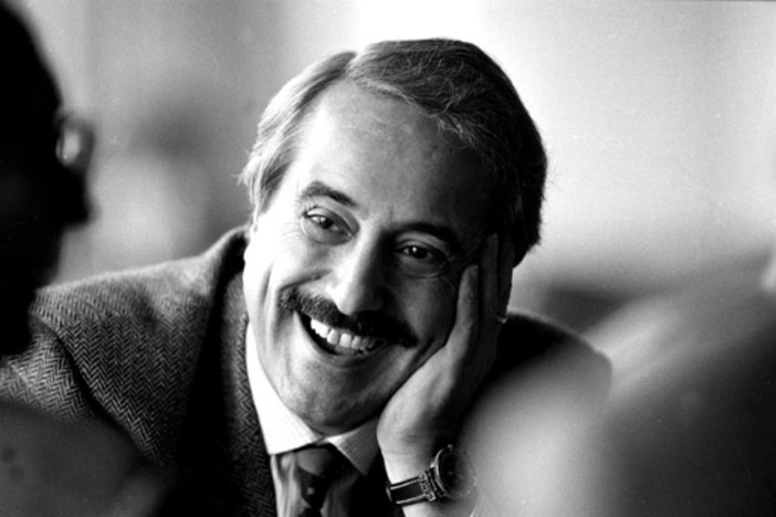Il Movimento "Politica per Passione" vuole rendere onore alla memoria di un italiano che ci fa sentire orgogliosi del nostro Paese Il Movimento "Politica per Passione" vuole rendere onore alla memoria di un italiano che ci fa sentire orgogliosi del nostro Paese
