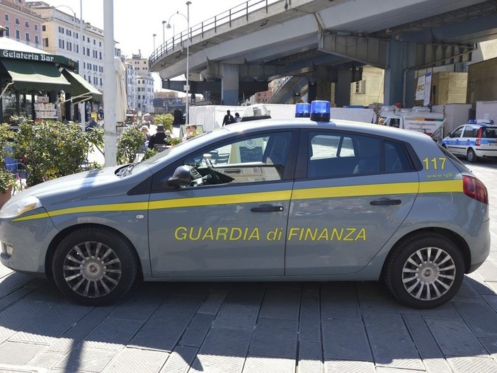 Azienda ligure faceva passare merci cinesi in Thailanda per non pagare i dazi, denuncia e sequestro da 200mila euro della Gdf di Genova Azienda ligure faceva passare merci cinesi in Thailanda per non pagare i dazi, denuncia e sequestro da 200mila euro della Gdf di Genova