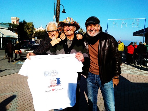 Nella foto, da sx: Gino Rapa, Gianfranco "Feroce" Radini e Sergio Giusto dei "Fieui di Caruggi"