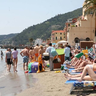 Alassio: e tra le spiagge della Baia del Sole spunta la massoneria