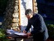 Granero mentre firma il patto Antifascista - foto Facebook