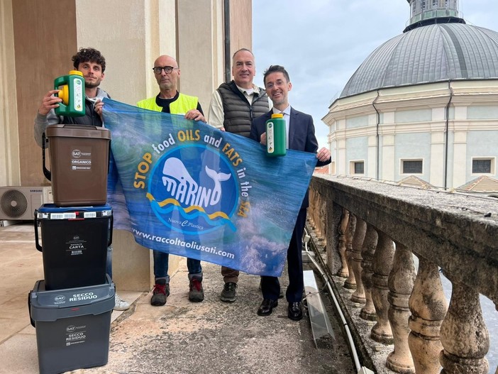 Giornata Nazionale del Mare, a Loano focus sula raccolta degli oli alimentari esausti per tutelare la Bandiera Blu di spiagge e porto Giornata Nazionale del Mare, a Loano focus sula raccolta degli oli alimentari esausti per tutelare la Bandiera Blu di spiagge e porto