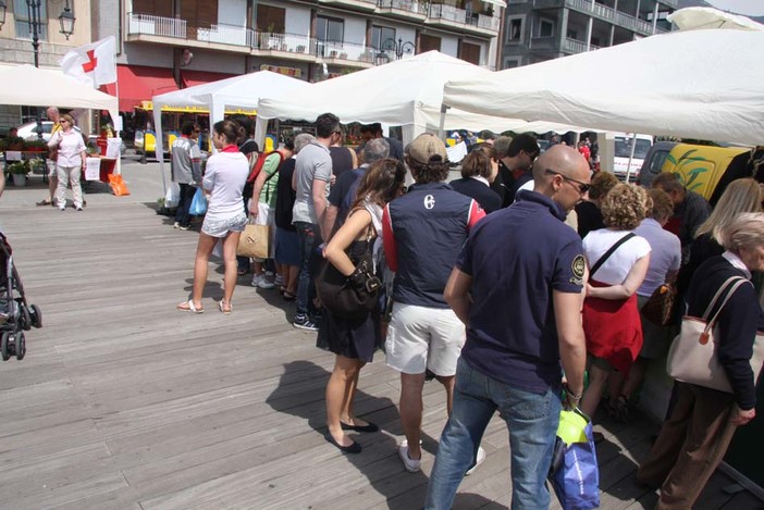 Alassio: il pesto re per un giorno nella Baia del Sole Alassio: il pesto re per un giorno nella Baia del Sole