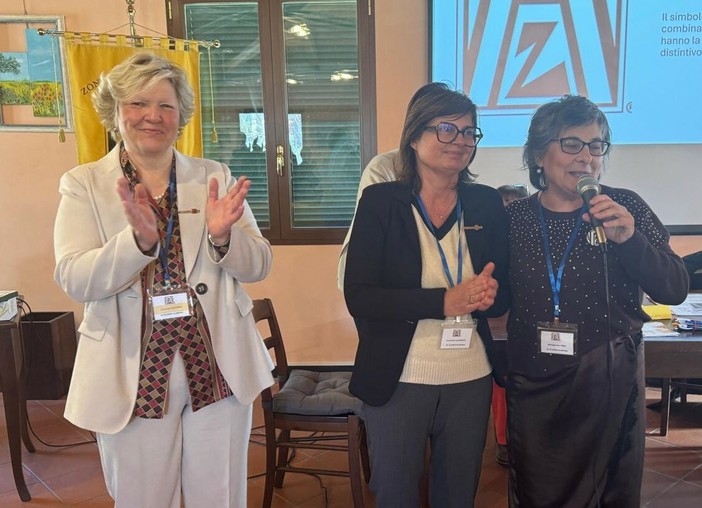 Nella foto l'Ad Area 03 Distretto 30 Graziella Cavanna, l'attuale presidente di Zonta Alassio-Albenga Antonella Garnero e la past president Maria Grazia Timo Nella foto l'Ad Area 03 Distretto 30 Graziella Cavanna, l'attuale presidente di Zonta Alassio-Albenga Antonella Garnero e la past president Maria Grazia Timo