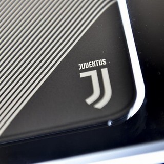 Operazione "Falsariga": 90 mila gadget taroccati della Juventus in un container