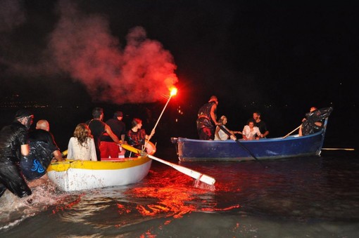 Laigueglia: rievocato con i fuochi lo sbarco dei saraceni Laigueglia: rievocato con i fuochi lo sbarco dei saraceni