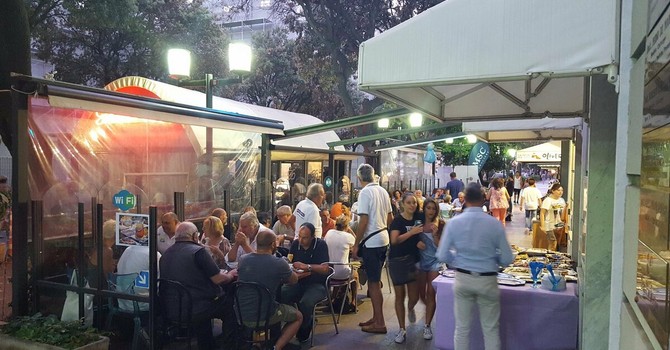 Savona, dopo 37 anni chiude il Golden Bar: "Grazie per aver reso questo locale un pezzo di vita" Savona, dopo 37 anni chiude il Golden Bar: "Grazie per aver reso questo locale un pezzo di vita"