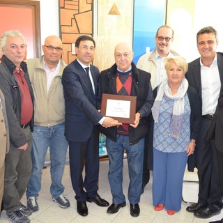 Andora, riconoscimento per i 66 anni di attività di Sergio Torrengo