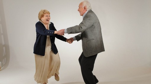 AlbengaTeatro 2012, domani sera "Gin Game" con Valeria Valeri e Paolo Ferrari