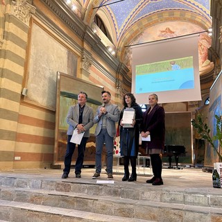 Giulia Bergero del Patetta di Cairo vince il Premio Pavese per le scuole Giulia Bergero del Patetta di Cairo vince il Premio Pavese per le scuole