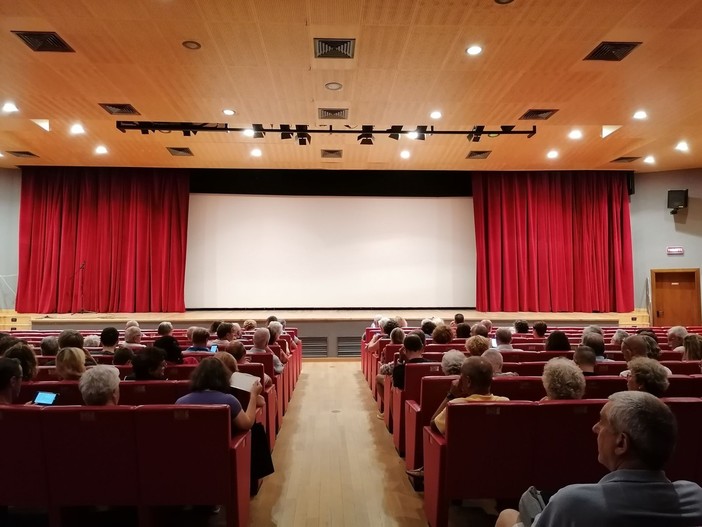 Borgio Verezzi: al teatro Gassman "Come stiamo?", sul palco la narrazione del rapporto tra psichiatra e paziente
