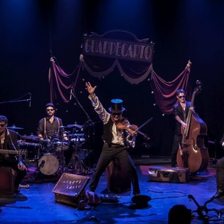I Guappecartò in concerto inaugurano il palinsesto delle iniziative natalizie "Pietra is forever Peace &amp; Joy"