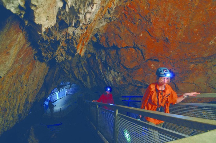 Riprendono le visite guidate alla grotta del treno di Bergeggi Riprendono le visite guidate alla grotta del treno di Bergeggi
