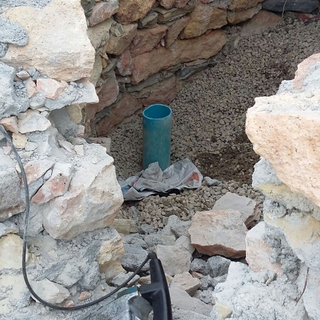 Verezzi: il gattino intrappolato è stato portato in salvo, ora le cure veterinarie (VIDEO)