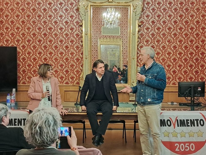 Conte a Savona: "Bucci dimentica che il decreto per la ricostruzione del ponte Morandi l'ho firmato io"