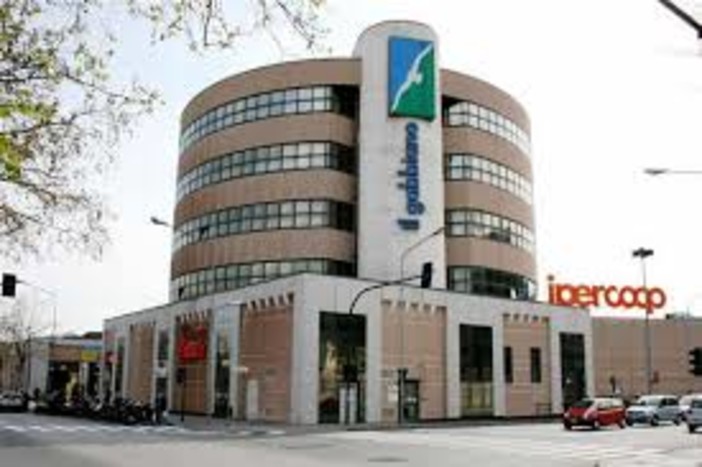 Savona, alla Coop del Gabbiano l'incontro "Anfora o lattina, dal vaso da farmacia al packaging contemporaneo"