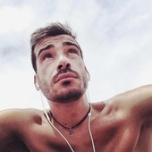 Savona, si tuffa in acqua e salva un 29enne dall'annegamento: "Mi hanno applaudito, ma nessuno mi ha aiutato" Savona, si tuffa in acqua e salva un 29enne dall'annegamento: "Mi hanno applaudito, ma nessuno mi ha aiutato"