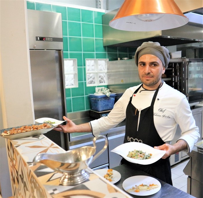 Albenga: grande successo per la festa dei primi tre anni di attività dell'Hostaria del Viale e l’inaugurazione della Bottega Di Simo Hair Style Albenga: grande successo per la festa dei primi tre anni di attività dell'Hostaria del Viale e l’inaugurazione della Bottega Di Simo Hair Style