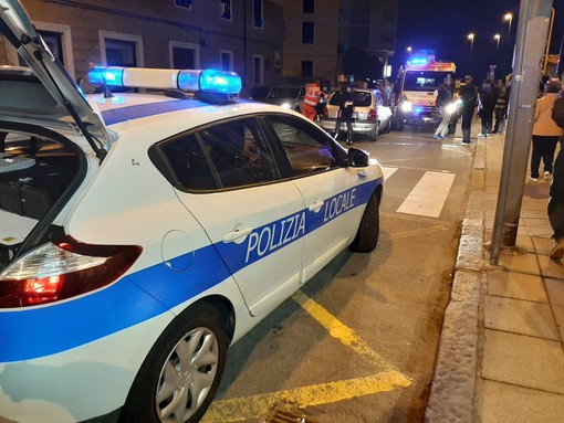 Savona, investimento pedonale in corso Vittorio Veneto: mobilitati i sanitari (FOTO)