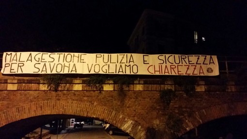 Striscione di Casa Pound a Savona: "Vogliamo più sicurezza" Striscione di Casa Pound a Savona: "Vogliamo più sicurezza"