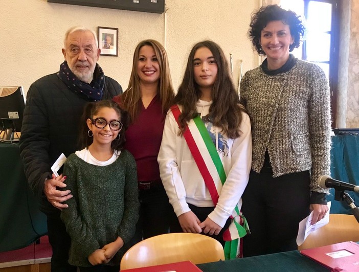 Savona elegge il suo sindaco e il suo vicesindaco dei ragazzi. E trionfano le "quote rosa"