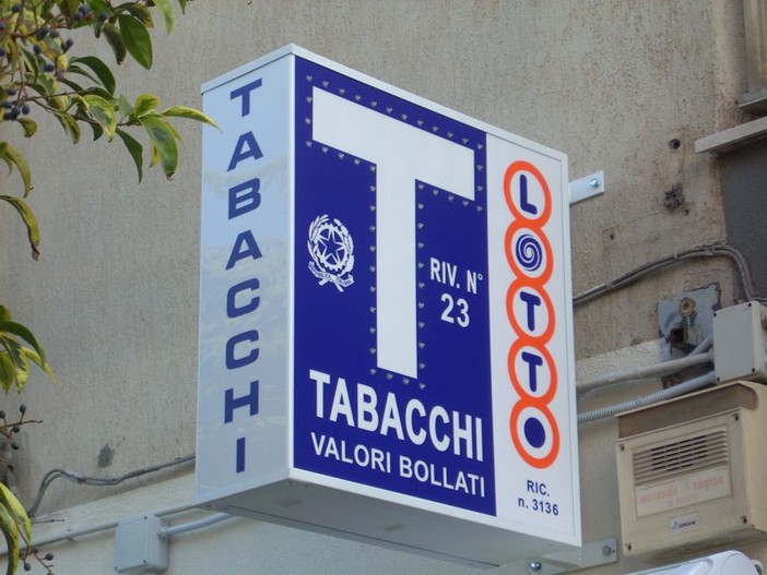 Green Pass in tabaccheria, Risso (pres. FIT): "Nostri servizi non erogabili da distributori automatici" Green Pass in tabaccheria, Risso (pres. FIT): "Nostri servizi non erogabili da distributori automatici"