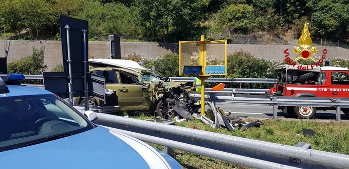 Incidente mortale sull'Autostrada A10 tra Finale Ligure e Orco Feglino (FOTO) Incidente mortale sull'Autostrada A10 tra Finale Ligure e Orco Feglino (FOTO)