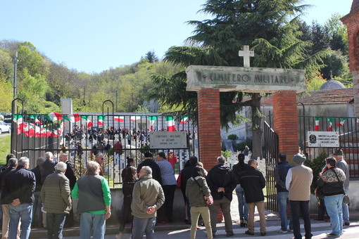 Cerimonia delle Croci Bianche ad Altare, Alternativa Tricolore: &quot;Nessuna apologia al fascismo&quot;