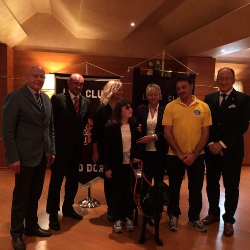 "Il Cane è i miei occhi": ieri a Loano successo per il "servizio cani guida dei Lions" "Il Cane è i miei occhi": ieri a Loano successo per il "servizio cani guida dei Lions"