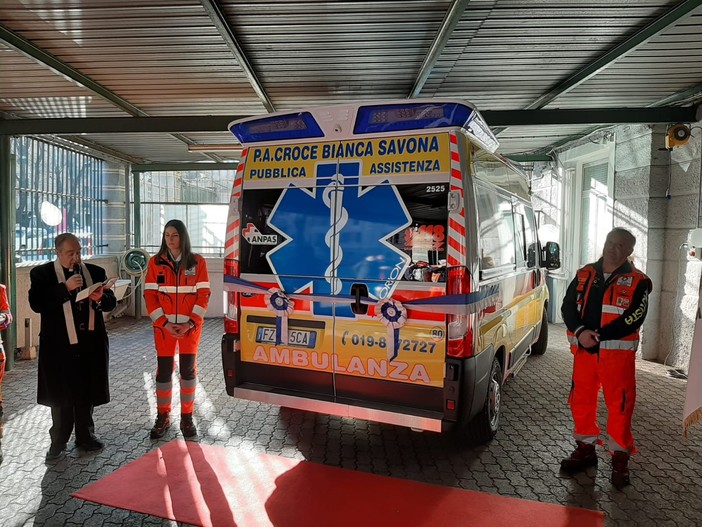 Savona, inaugurata la Mobile 80: la nuova ambulanza della Croce Bianca (FOTO e VIDEO)