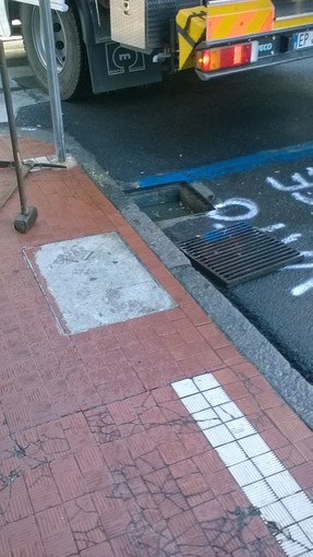 Alassio, prosegue la pulizia dei tombini