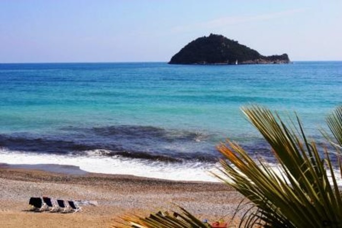 La Gallinara tra le isole dalle forme più strane