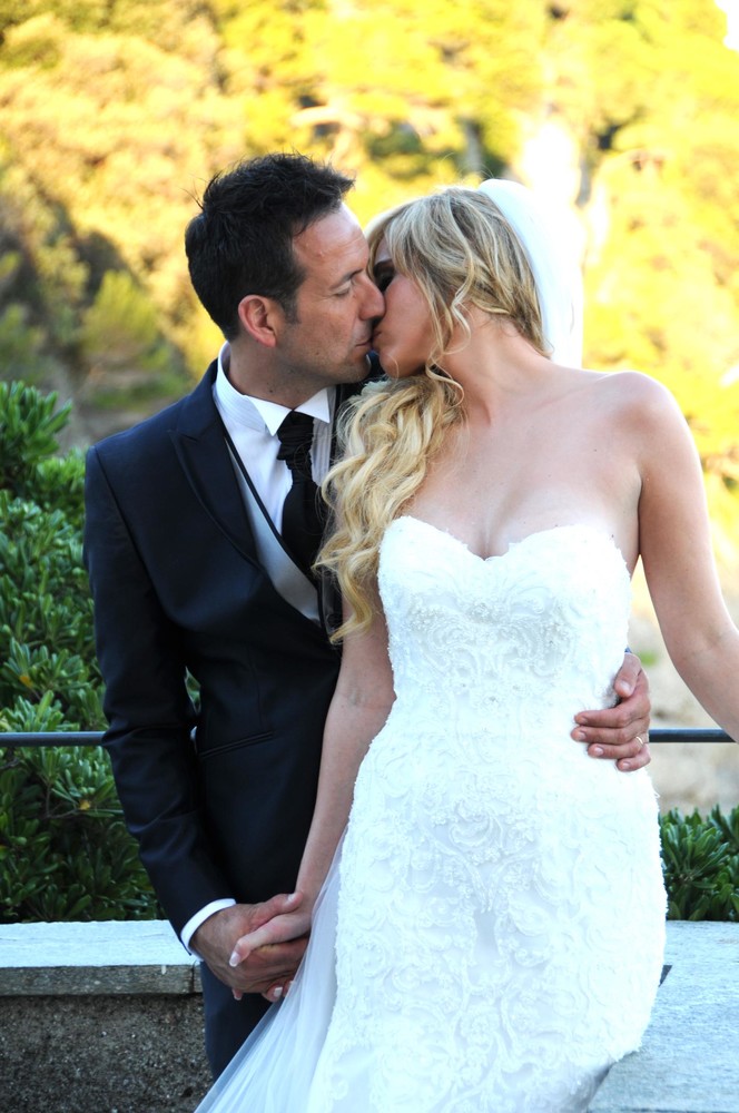 Matrimonio per Elena Ballerini: la showgirl loanese ha detto sì al genovese Luca Ghini Matrimonio per Elena Ballerini: la showgirl loanese ha detto sì al genovese Luca Ghini