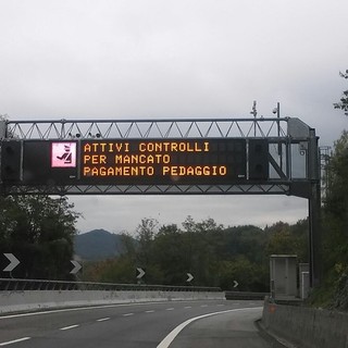 Autostrade contro i furbetti del pedaggio: avvisi su A10 e A6