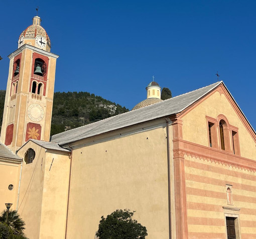 Varigotti, la chiesa parrocchiale di San Lorenzo mostra il suo “nuovo” volto: conclusi i restauri a tetto e prospetti Varigotti, la chiesa parrocchiale di San Lorenzo mostra il suo “nuovo” volto: conclusi i restauri a tetto e prospetti