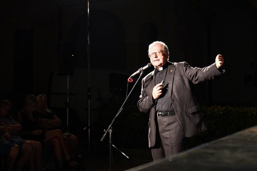 Tutto esaurito per la lectio magistralis di Don Doglio su Leonardo: 300 persone hanno affollato il Giardino delle Boschine (FOTO)