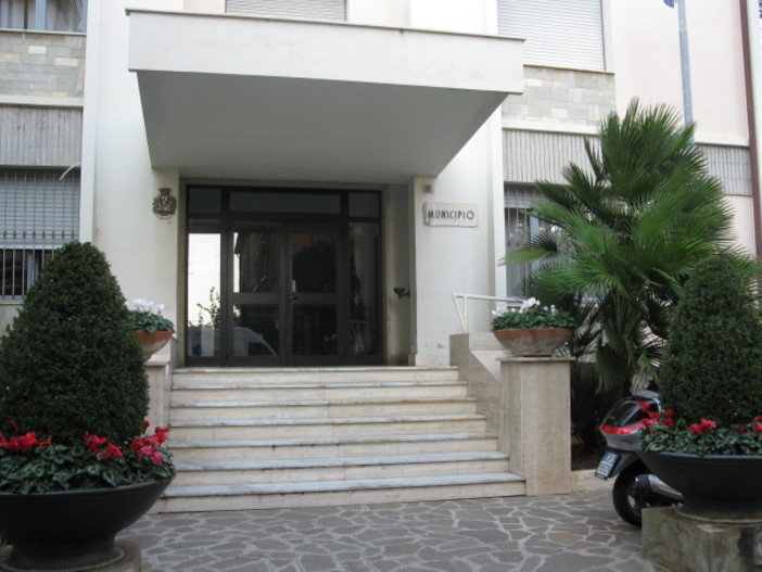 Laigueglia, approvati previsione di bilancio finanziario: indennità e gettone di presenza per l'esercizio 2017-2019