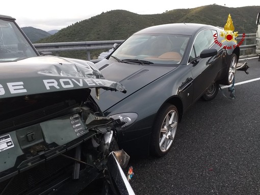 Incidente in Autostrada all'altezza di Albenga: code e rallentamenti