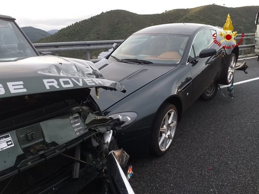 Incidente in Autostrada all'altezza di Albenga: code e rallentamenti Incidente in Autostrada all'altezza di Albenga: code e rallentamenti