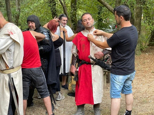 Mondi paralleli, si gira nei boschi del righi con i savonesi e i protagonisti di "Game of kings"