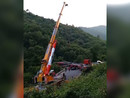 Vezzi Portio, termina dopo oltre ventiquattr'ore l'odissea della bisarca bloccata sulla Sp8 (VIDEO)