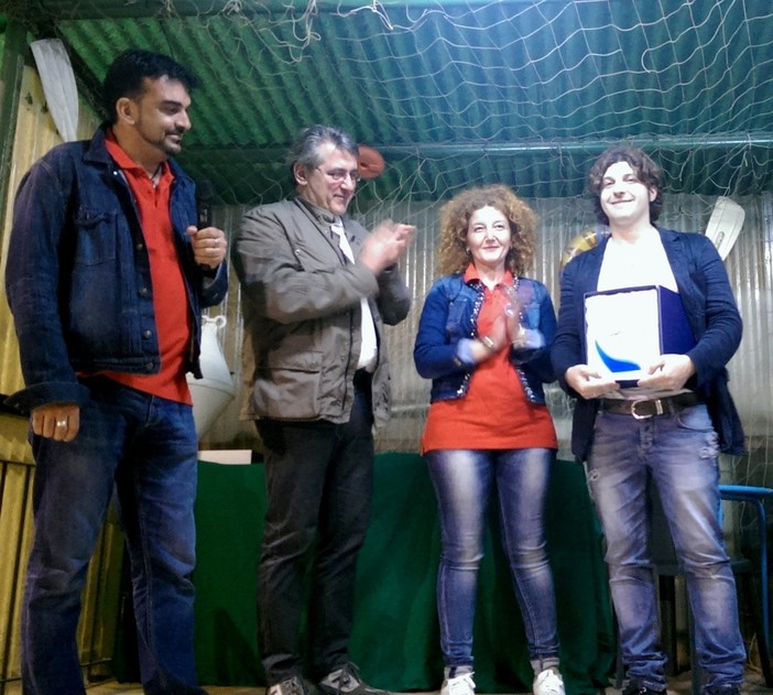 La Città di Varazze ha premiato il cantautore Emanuele Dabbono