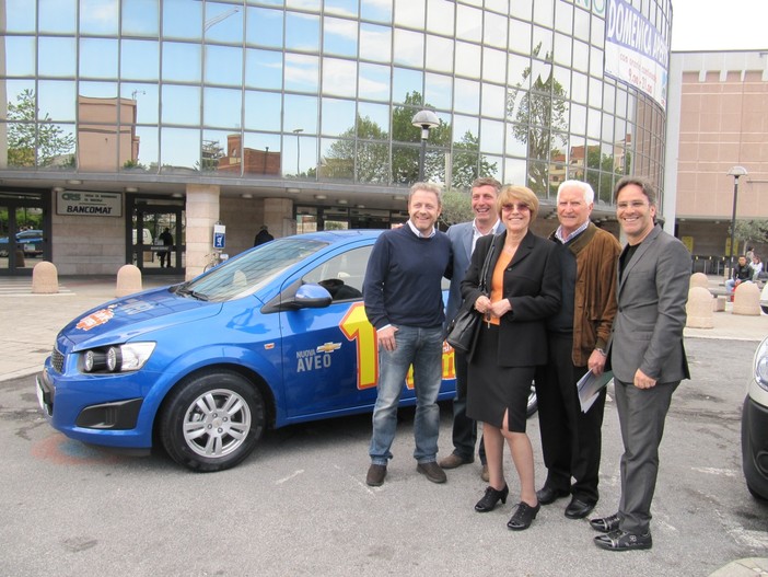 Savona, assegnata la Chevrolet Aveo al Centro Commerciale "Il Gabbiano" Savona, assegnata la Chevrolet Aveo al Centro Commerciale "Il Gabbiano"