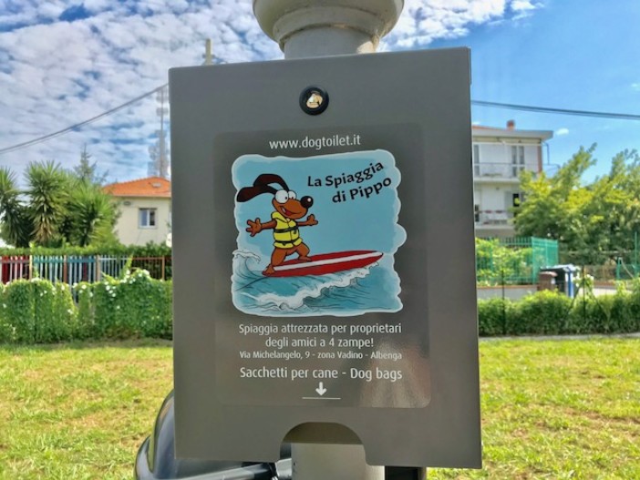 Albenga, installati questa mattina 30 contenitori di sacchetti anti-deiezione canine Albenga, installati questa mattina 30 contenitori di sacchetti anti-deiezione canine