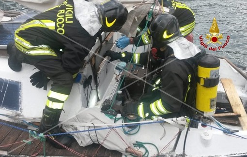 Imbarcazione soccorsa nello specchio acqueo di Bergeggi Imbarcazione soccorsa nello specchio acqueo di Bergeggi