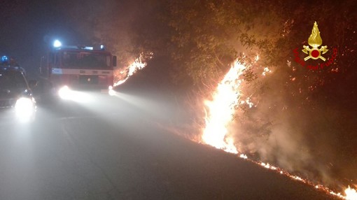 Ancora attivo, ma sotto controllo l'incendio tra Giusvalla e Pontinvrea Ancora attivo, ma sotto controllo l'incendio tra Giusvalla e Pontinvrea
