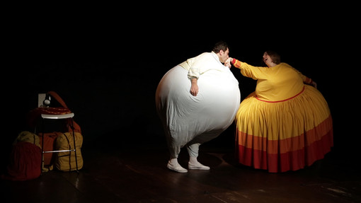 "Io sono la luna" aprirà la rassegna "Teatro in Fortezza" a Finale Ligure "Io sono la luna" aprirà la rassegna "Teatro in Fortezza" a Finale Ligure