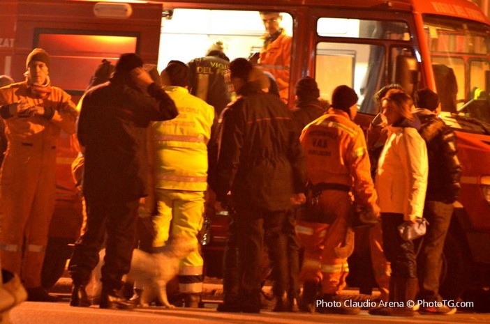 Incendio Vado: volontario si infortuna durante intervento