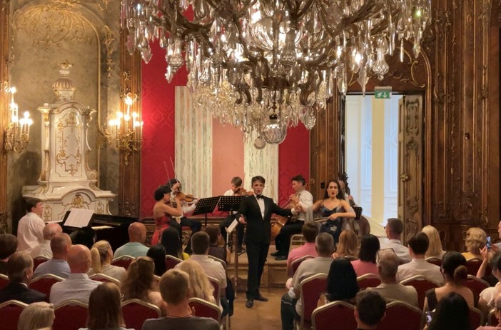 I savonesi Anna Trevisano ed Edoardo Di Cecco cantanti lirici al Palais Schönborn-Batthyány di Vienna I savonesi Anna Trevisano ed Edoardo Di Cecco cantanti lirici al Palais Schönborn-Batthyány di Vienna